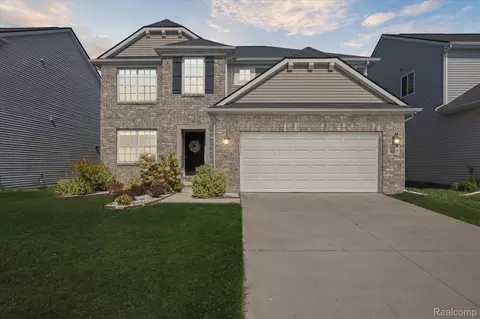 9163 White Tail Ct, Ypsilanti, MI 48197
