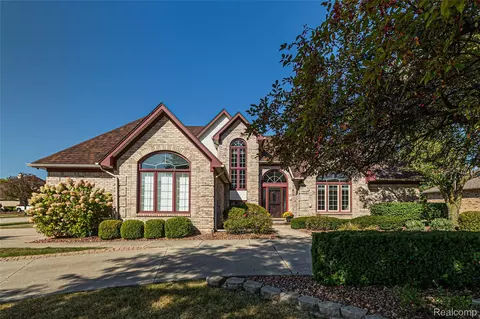 43505 Austin Dr, Sterling Heights, MI 48314
