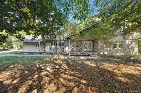 1792 Tooley Rd, Howell, MI 48855