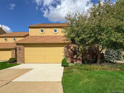 2283 Crystal Dr, Rochester Hills, MI 48309