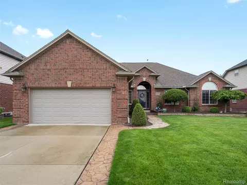 50318 Greycoat Ln, Macomb, MI 48044