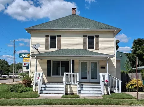 705 Maple St, Mount Morris, MI 48458