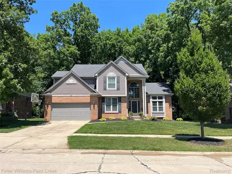 700 Woodfield Way, Rochester Hills, MI 48307