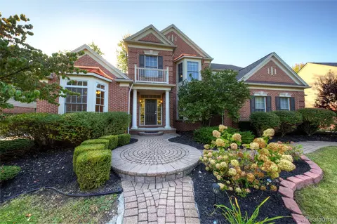 1630 Mistwood Ct, Canton, MI 48187