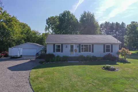 3403 S Irish Rd, Davison, MI 48423