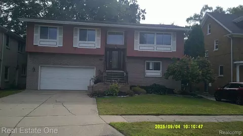 9531 W Outer Dr, Detroit, MI 48223