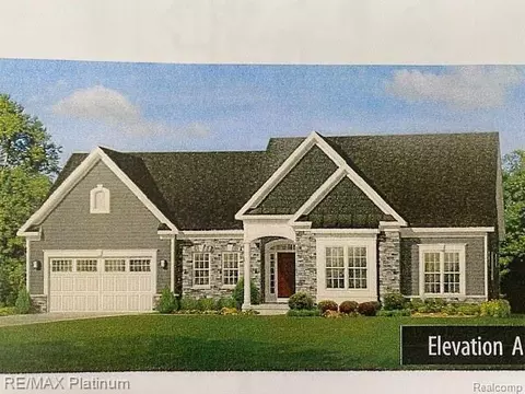 43 Candlelight Ct, Brighton, MI 48114