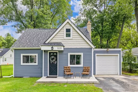 3225 Donley Ave, Rochester Hills, MI 48309