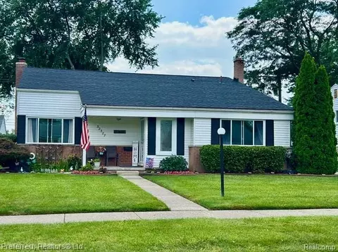 32327 Washington St, Livonia, MI 48150