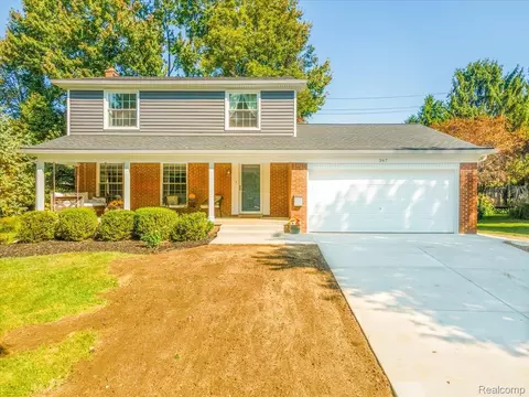 367 Pleasant Ridge Ct, Saline, MI 48176