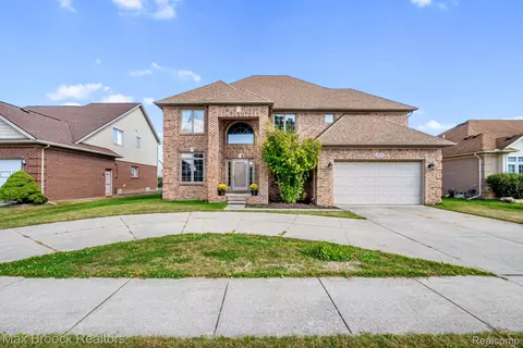41704 Clinton Pines Dr, Clinton Township, MI 48038