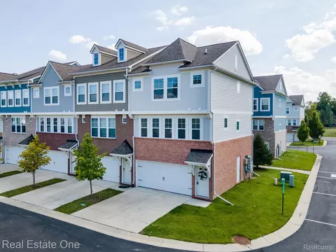 69 Kaprol Dr, Troy, MI 48098