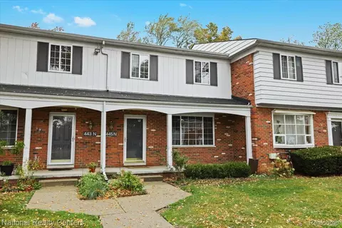 445 Fox Hills Dr N #81, Bloomfield Hills, MI 48304