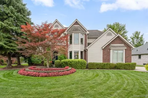 14026 Thames Dr, Shelby Township, MI 48315