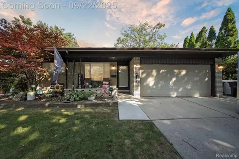 20143 Coachwood Rd, Riverview, MI 48193