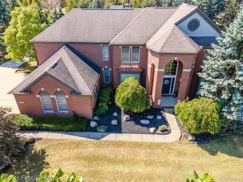 44497 White Pine Cir W, Northville, MI 48168