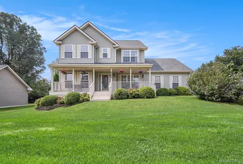 4244 Trinity Ln, Pinckney, MI 48169