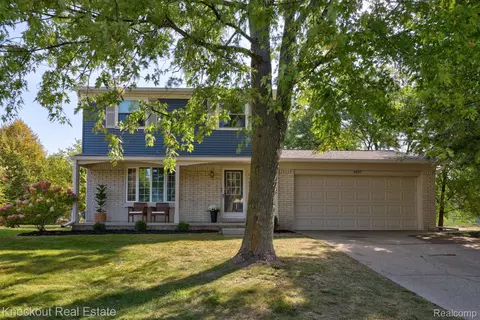 6157 Barker Cir, Waterford, MI 48329