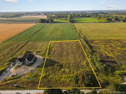 17428 Gilmore Rd, Armada, MI 48005