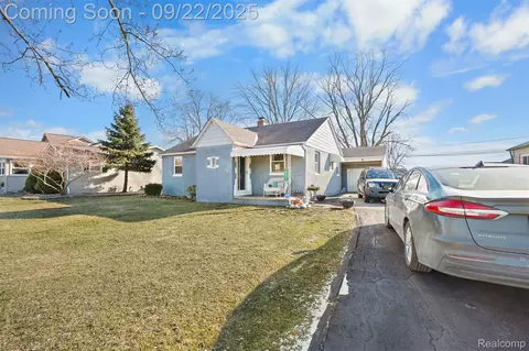 47978 Jefferson Ave, Chesterfield, MI 48047