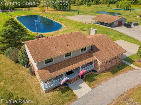 6742 Marsh Rd, Cottrellville, MI 48039