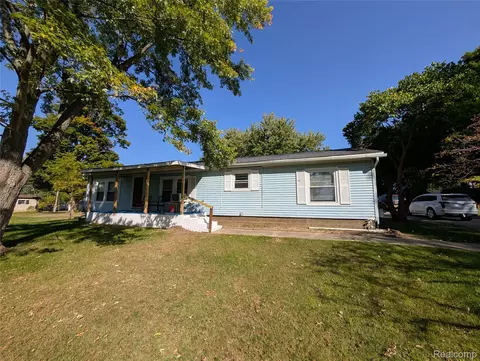 11175 S Morrice Rd, Morrice, MI 48857