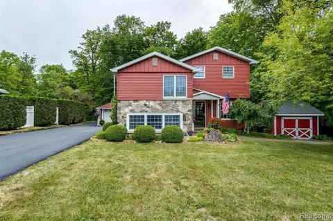 5115 Lakeshore Rd, Lexington, MI 48450