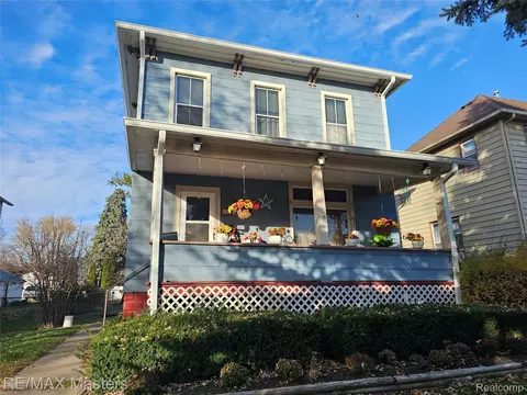 126 Poplar St, Wyandotte, MI 48192