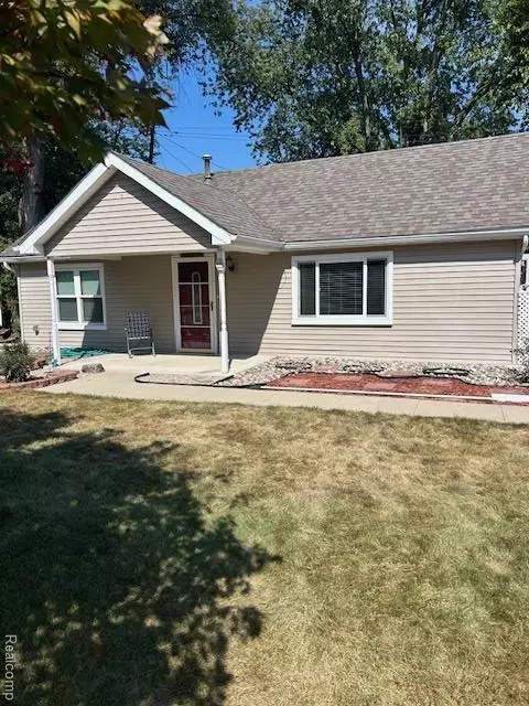 35236 Glen St, Westland, MI 48186