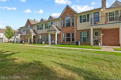 23890 N Northstone Village Dr #17, Taylor, MI 48180