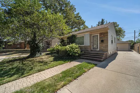2022 Guthrie Ave, Royal Oak, MI 48067