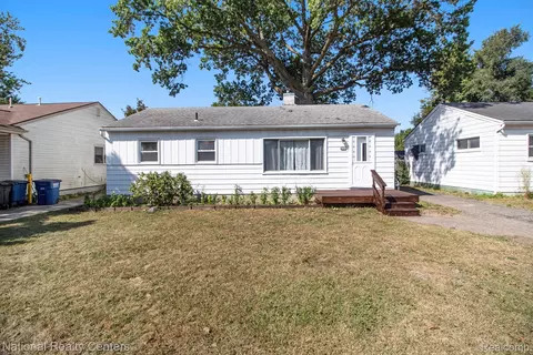5889 N Globe St, Westland, MI 48185
