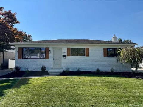 22824 Lake Blvd, Saint Clair Shores, MI 48082