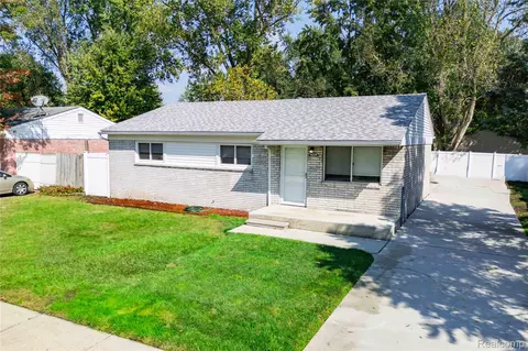 15815 Wellington St, Taylor, MI 48180