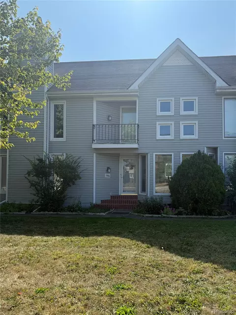5186 E 14 Mile Rd, Warren, MI 48092