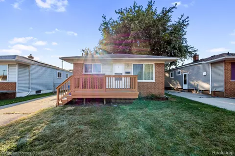 27225 Townsend Ave, Warren, MI 48092