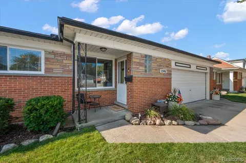 20918 Michael Ct, Saint Clair Shores, MI 48081