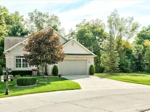 3084 Aberdeen Ct, Port Huron, MI 48060