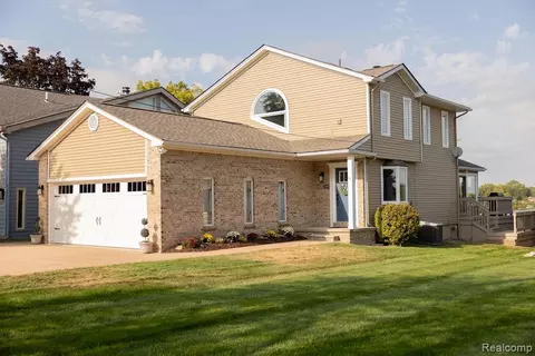 13209 Ormond Dr, Van Buren, MI 48111