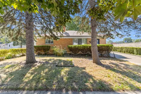 230 E Webster St, Ferndale, MI 48220
