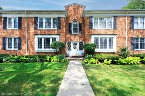450 Billingsgate #C, Bloomfield Township, MI 48301