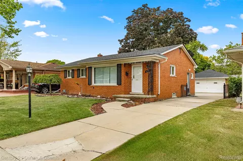 6701 Rosemary St, Dearborn Heights, MI 48127