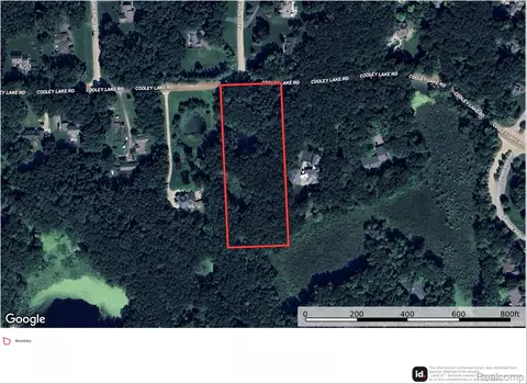 6944 Cooley Lake Rd, White Lake, MI 48383