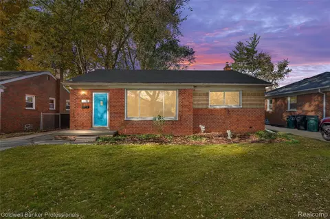 24251 Westhampton St, Oak Park, MI 48237