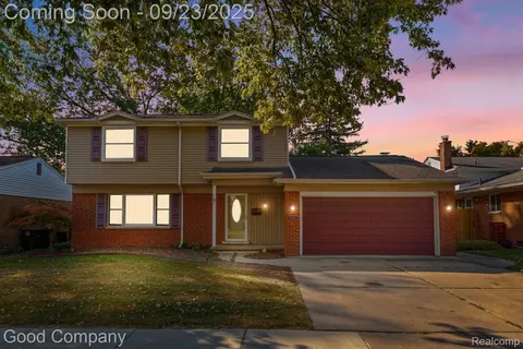 32443 Lyndon St, Livonia, MI 48154