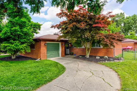 22516 Glenmoor Hts, Farmington Hills, MI 48336