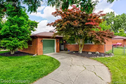 22516 Glenmoor Hts, Farmington Hills, MI 48336