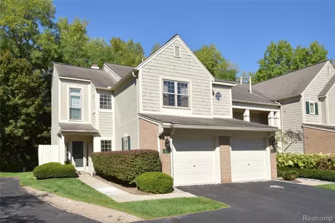 484 Newburne Pointe #36, Bloomfield Hills, MI 48304