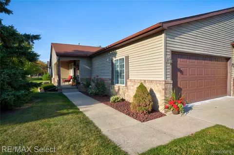 5059 Sandalwood Dr, Grand Blanc, MI 48439