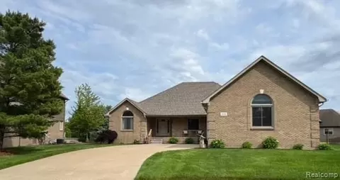 56098 Walker Ct, Macomb, MI 48042